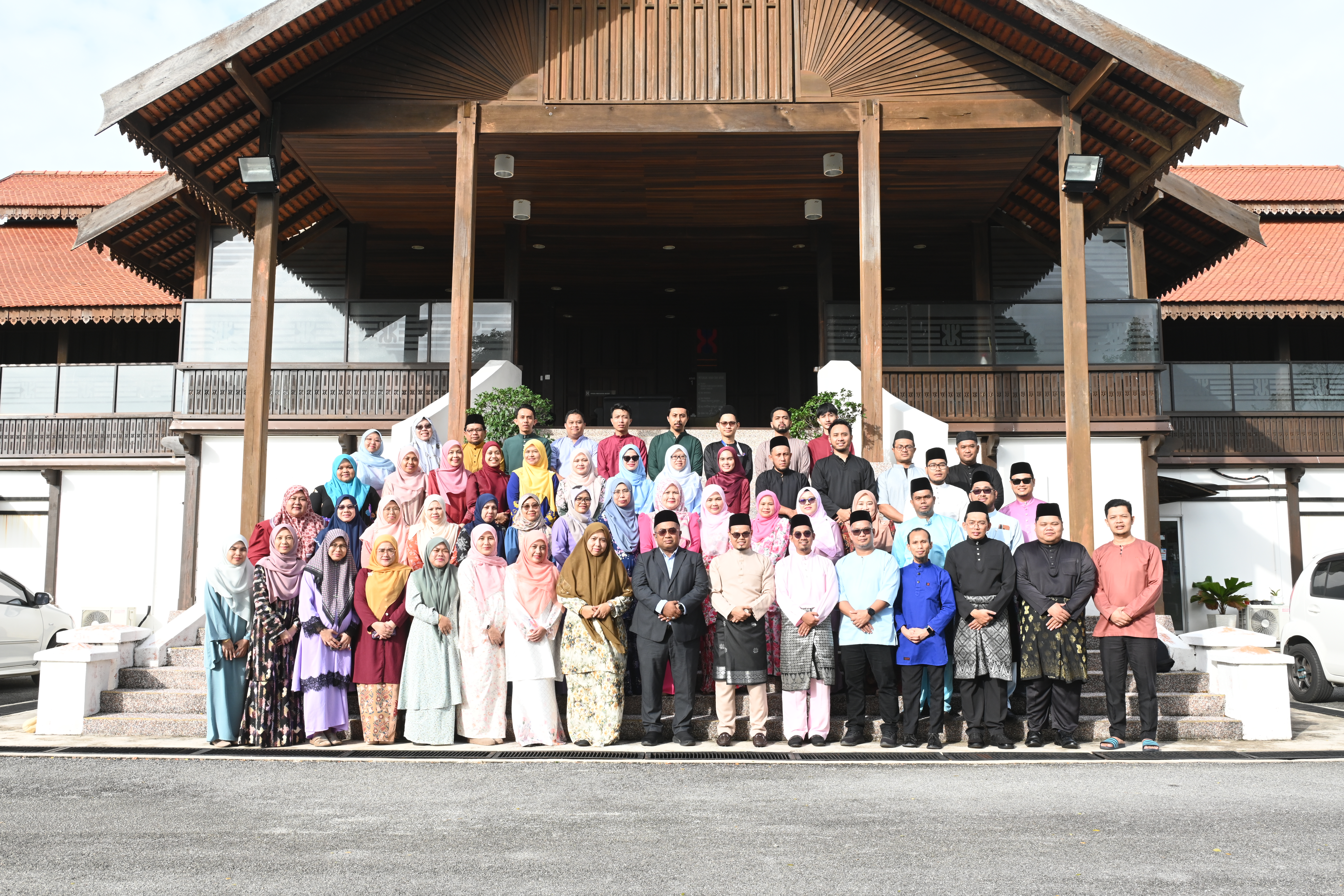 SESI PENGGAMBARAN HARI RAYA TAHUN 2025